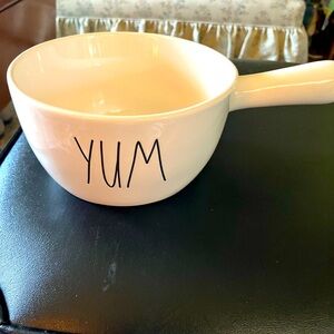 RAY DUNN ARTISAN COLLECTION WHITE BY MAGENTA “YUM” PAN 6x3 1/2”